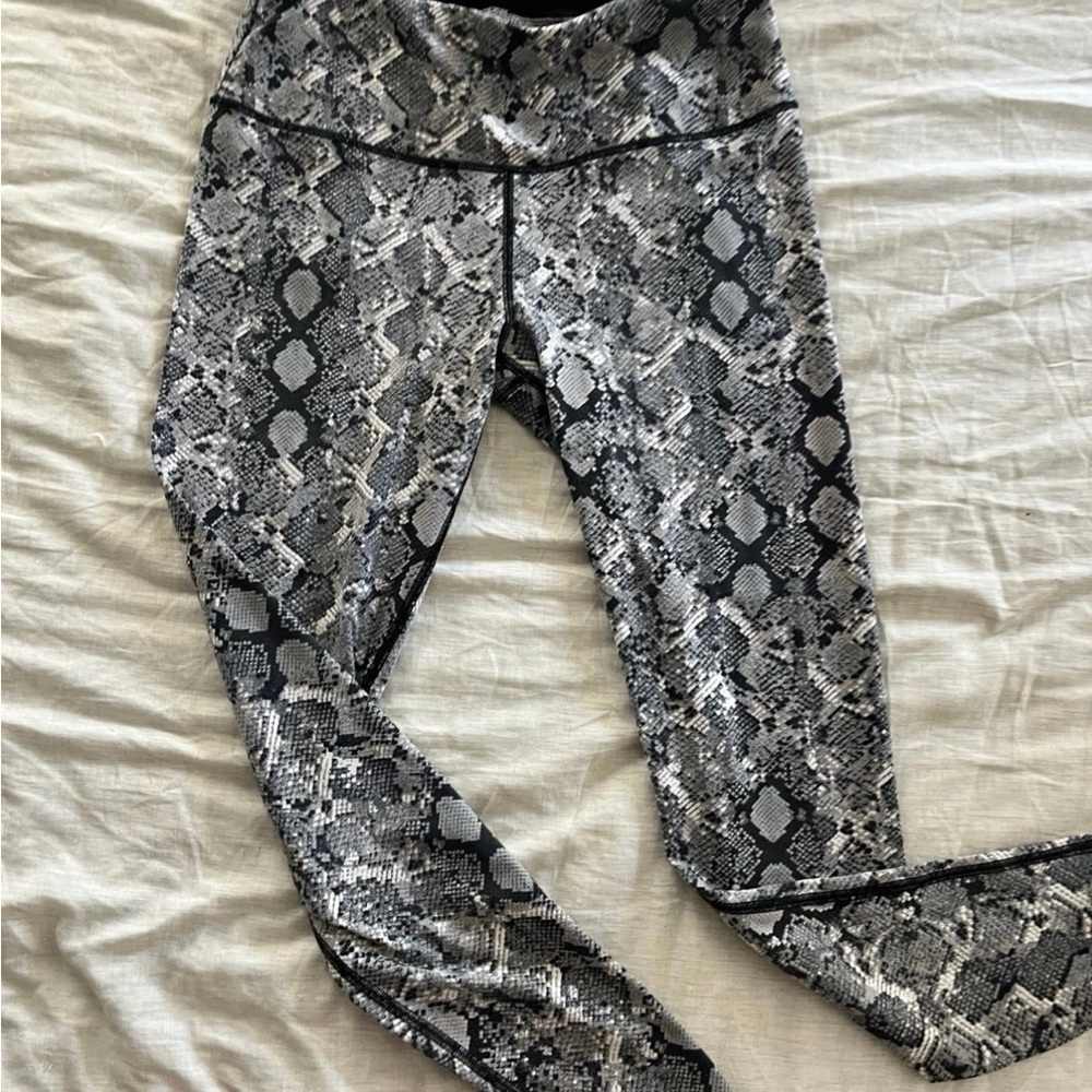 Snakeskin Print Leggings